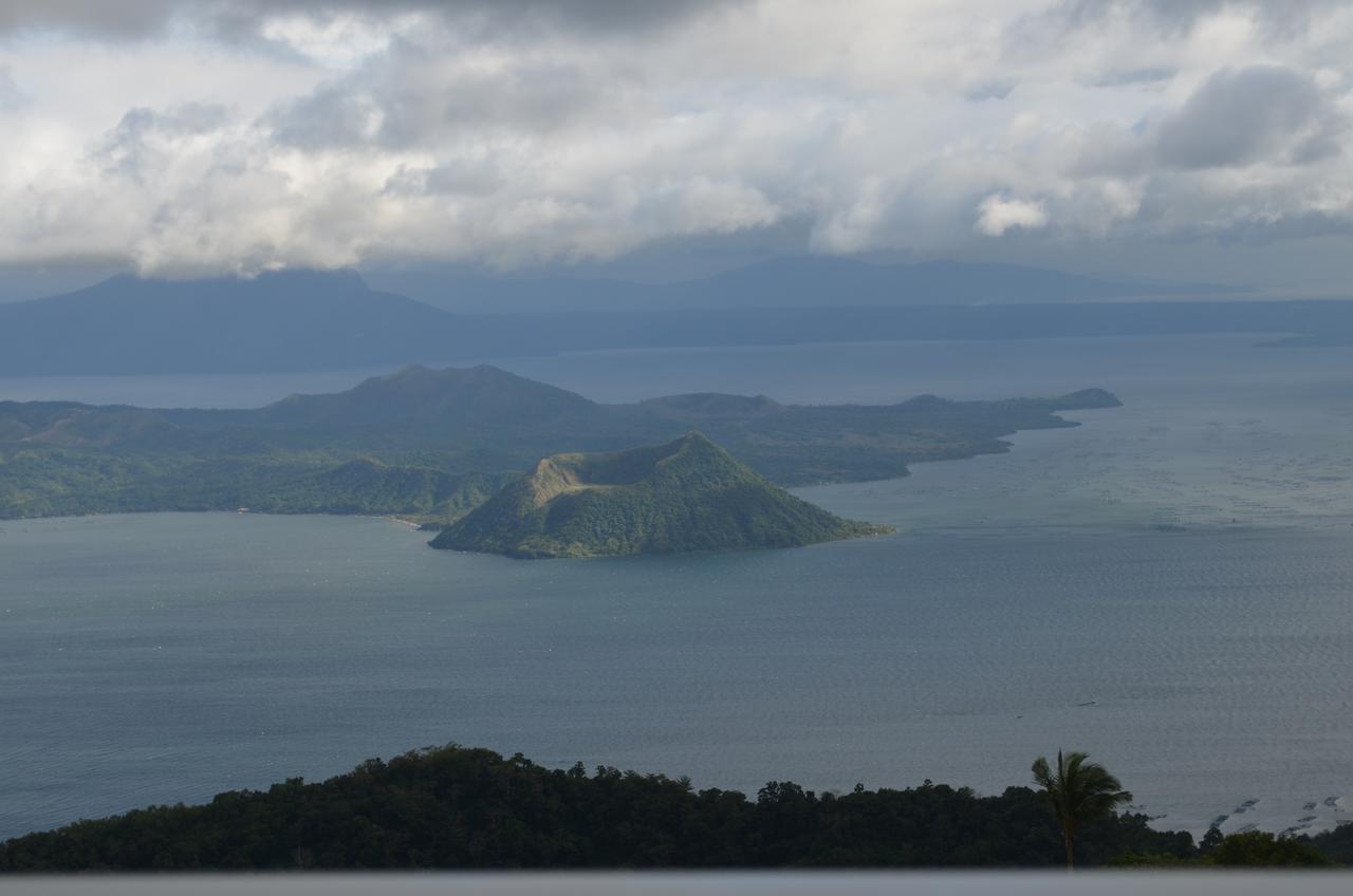 Holy Family Condo At Wind Residences,Tagaytay Tagaytay City Exterior photo