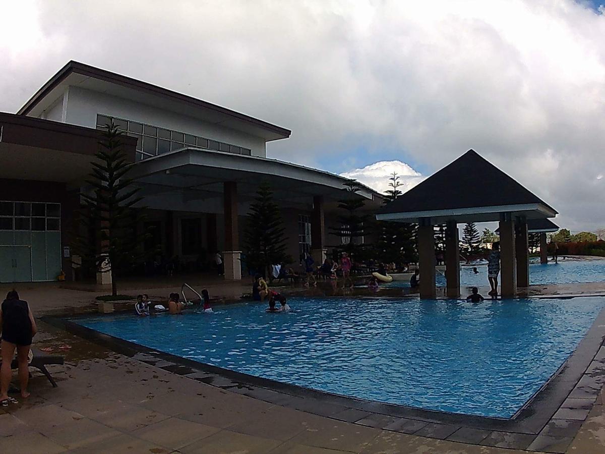 Holy Family Condo At Wind Residences,Tagaytay Tagaytay City Exterior photo